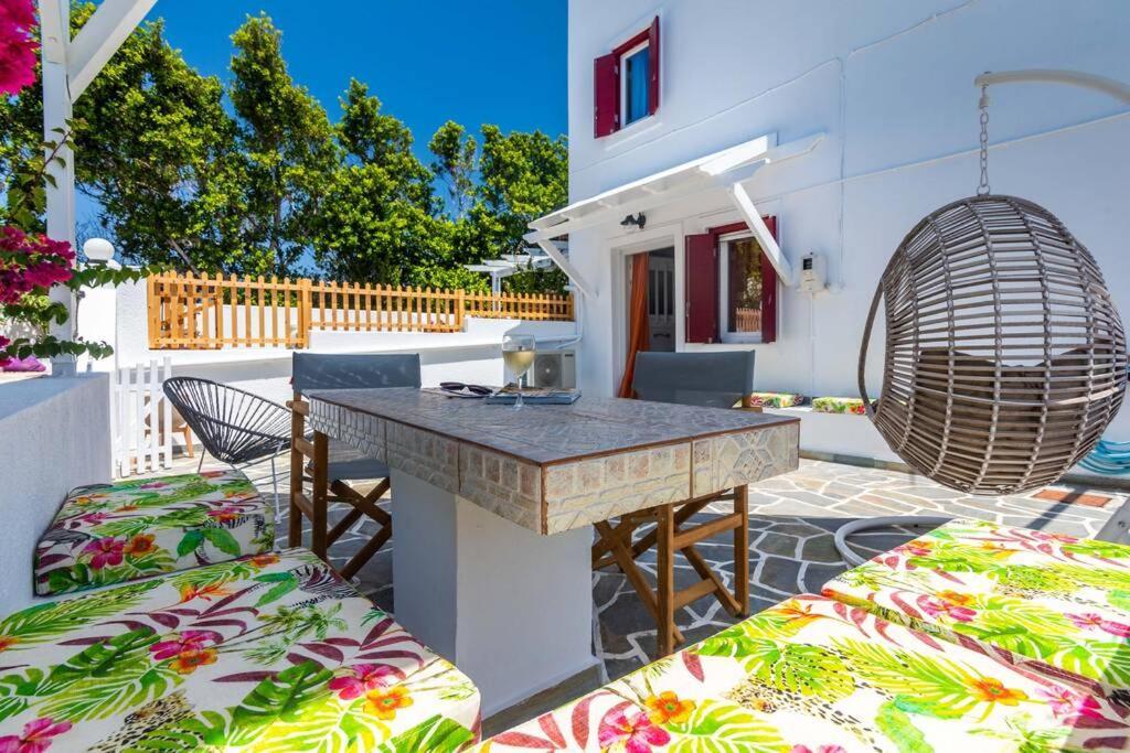 Niki's Apartmán Adamantas (Milos)